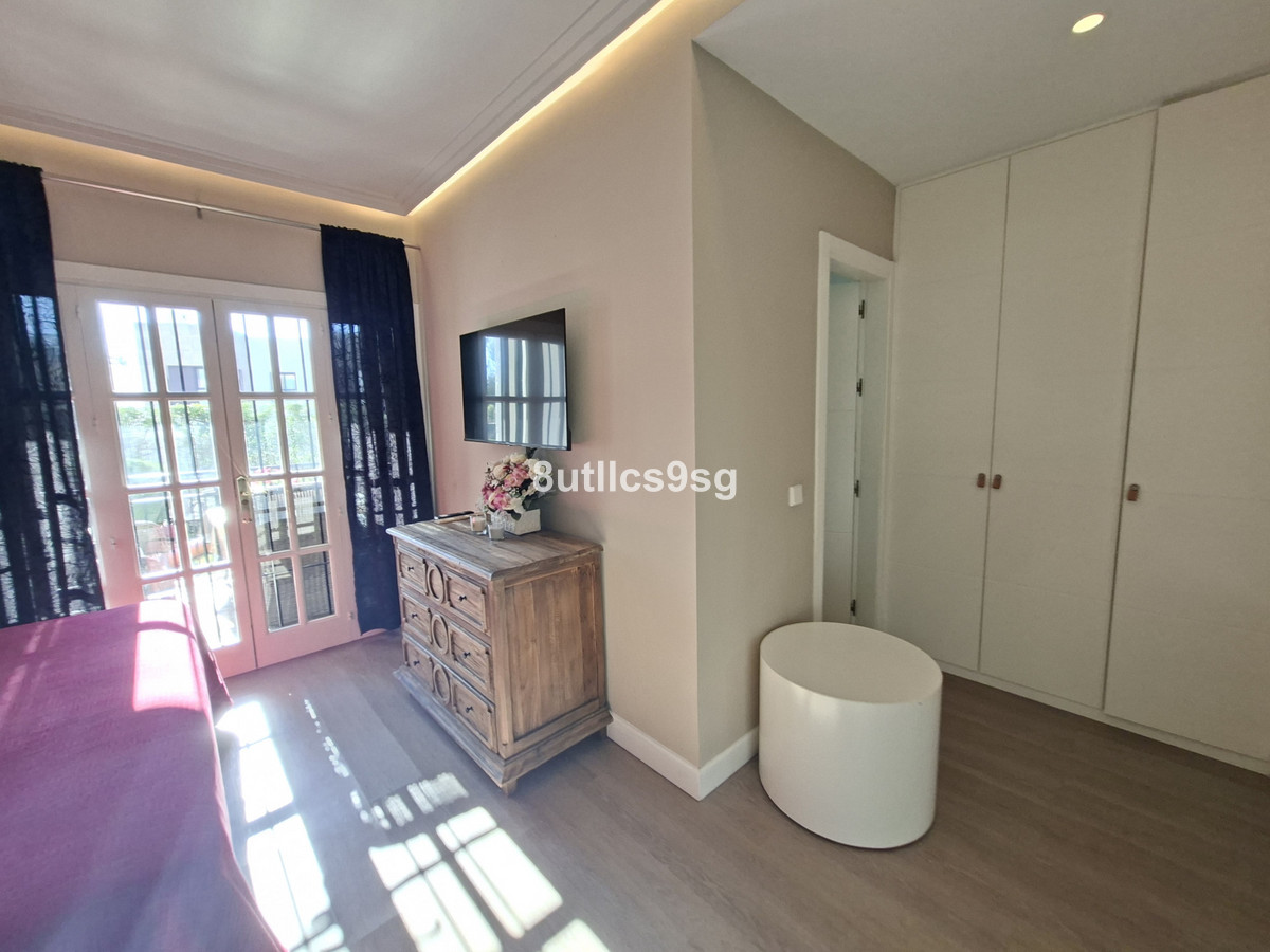 3 Bed Apartment for sale in Nueva Andalucía Costa Del Sol, Málaga, Spain