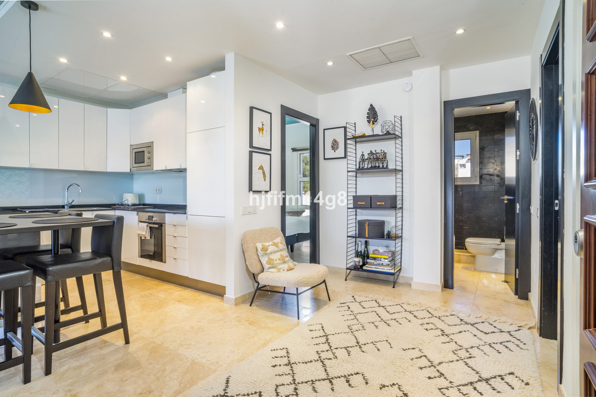 2 Bed Apartment for sale in Puerto Banús Costa Del Sol, Málaga, Spain