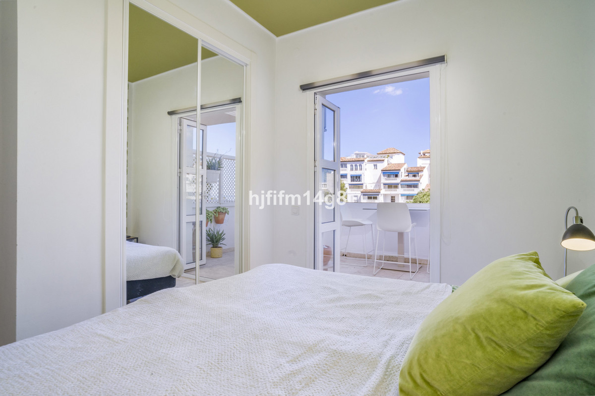 2 Bed Apartment for sale in Puerto Banús Costa Del Sol, Málaga, Spain
