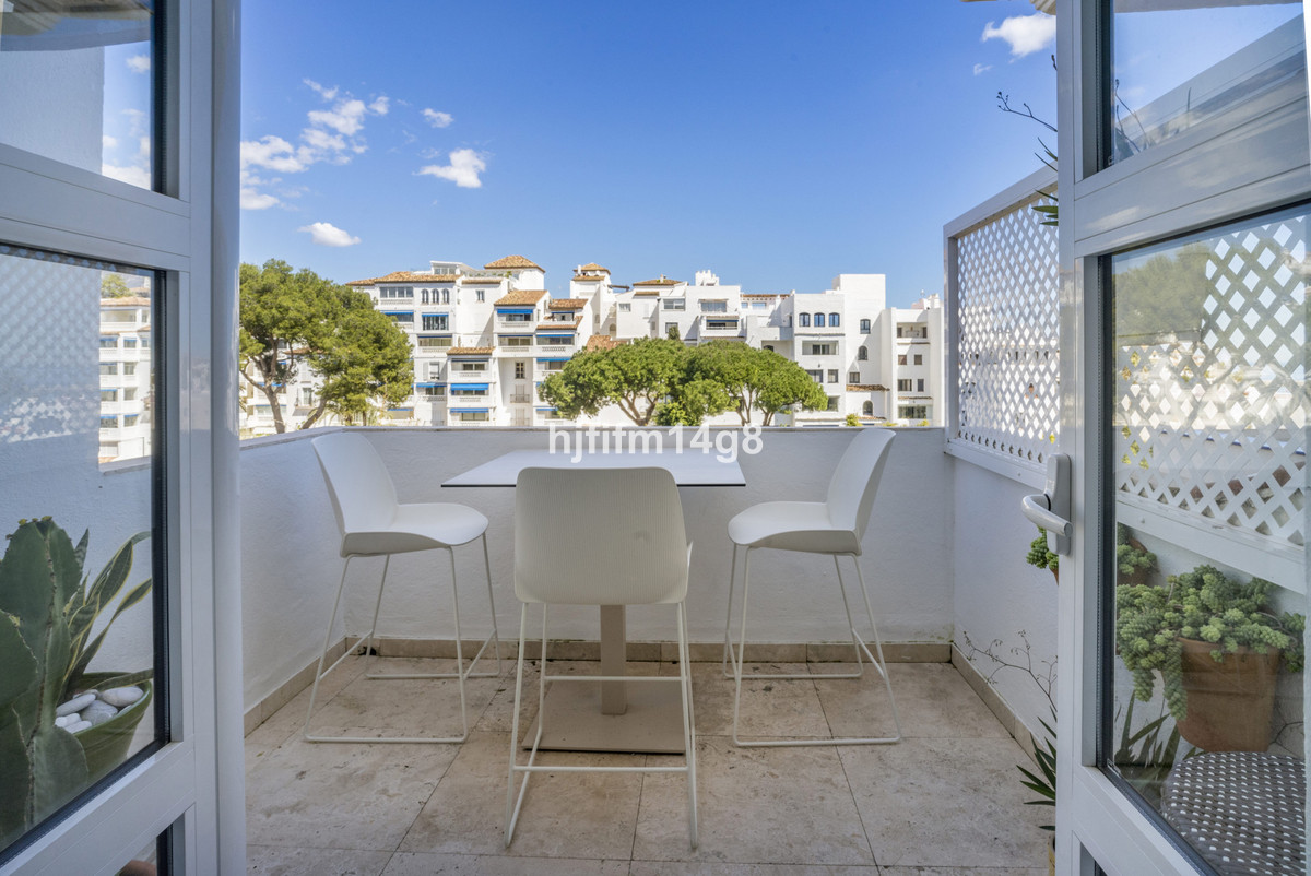2 Bed Apartment for sale in Puerto Banús Costa Del Sol, Málaga, Spain