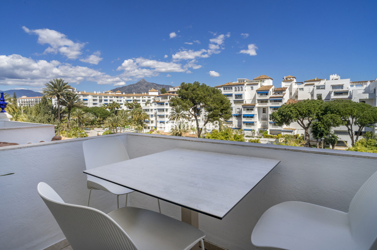 2 Bed Apartment for sale in Puerto Banús Costa Del Sol, Málaga, Spain