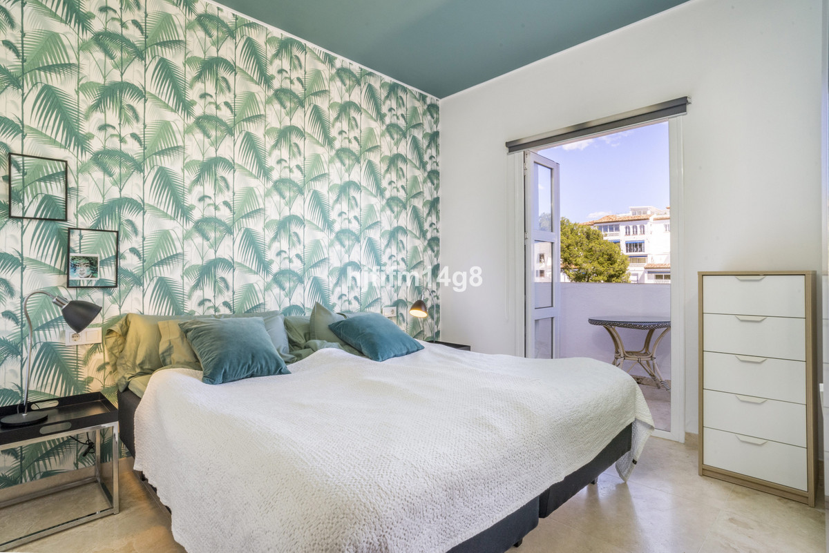 2 Bed Apartment for sale in Puerto Banús Costa Del Sol, Málaga, Spain