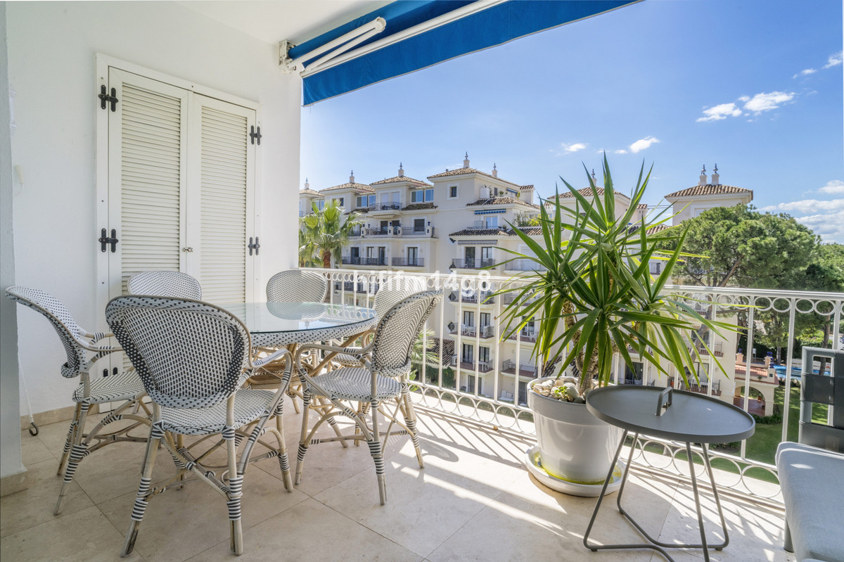 2 Bed Apartment for sale in Puerto Banús Costa Del Sol, Málaga, Spain
