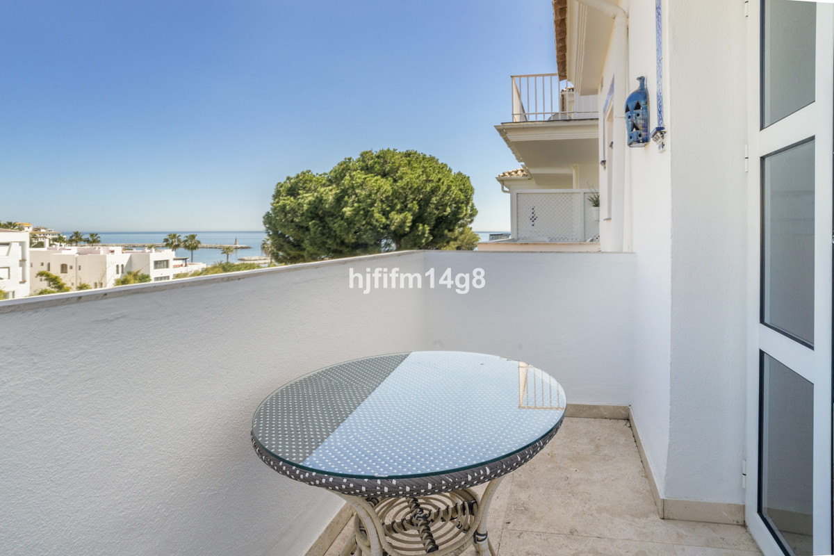 2 Bed Apartment for sale in Puerto Banús Costa Del Sol, Málaga, Spain