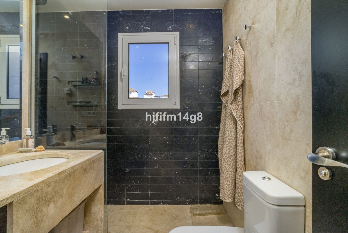 2 Bed Apartment for sale in Puerto Banús Costa Del Sol, Málaga, Spain