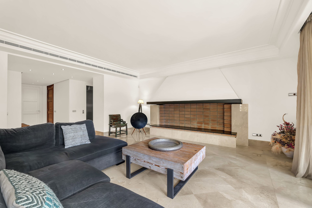 Se vende Apartamento Planta Media de 3 dormitorios en Costa Del Sol, Málaga, España