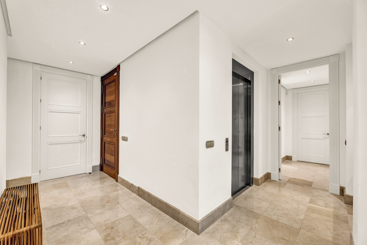 Se vende Apartamento Planta Media de 3 dormitorios en Costa Del Sol, Málaga, España