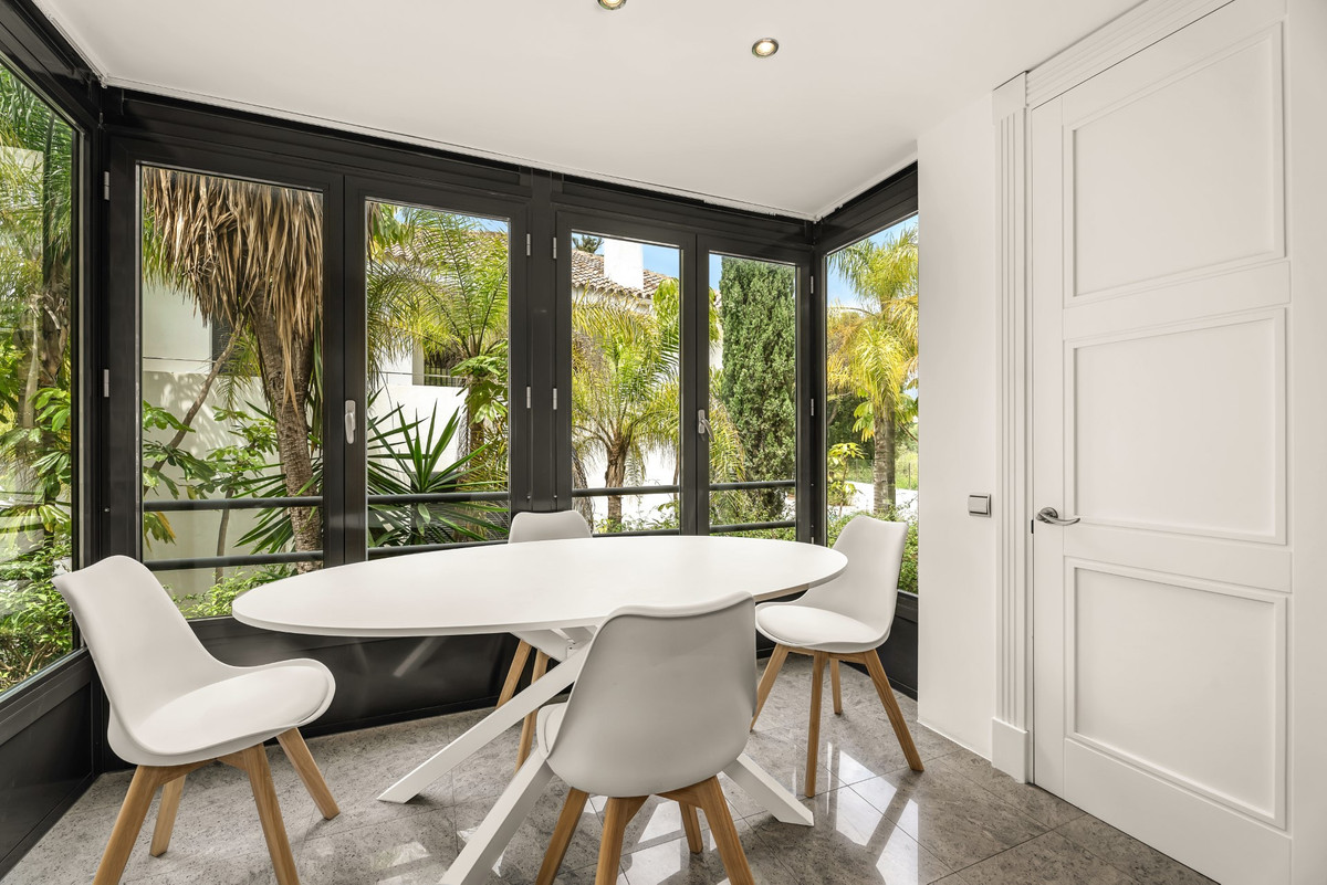 Se vende Apartamento Planta Media de 3 dormitorios en Costa Del Sol, Málaga, España