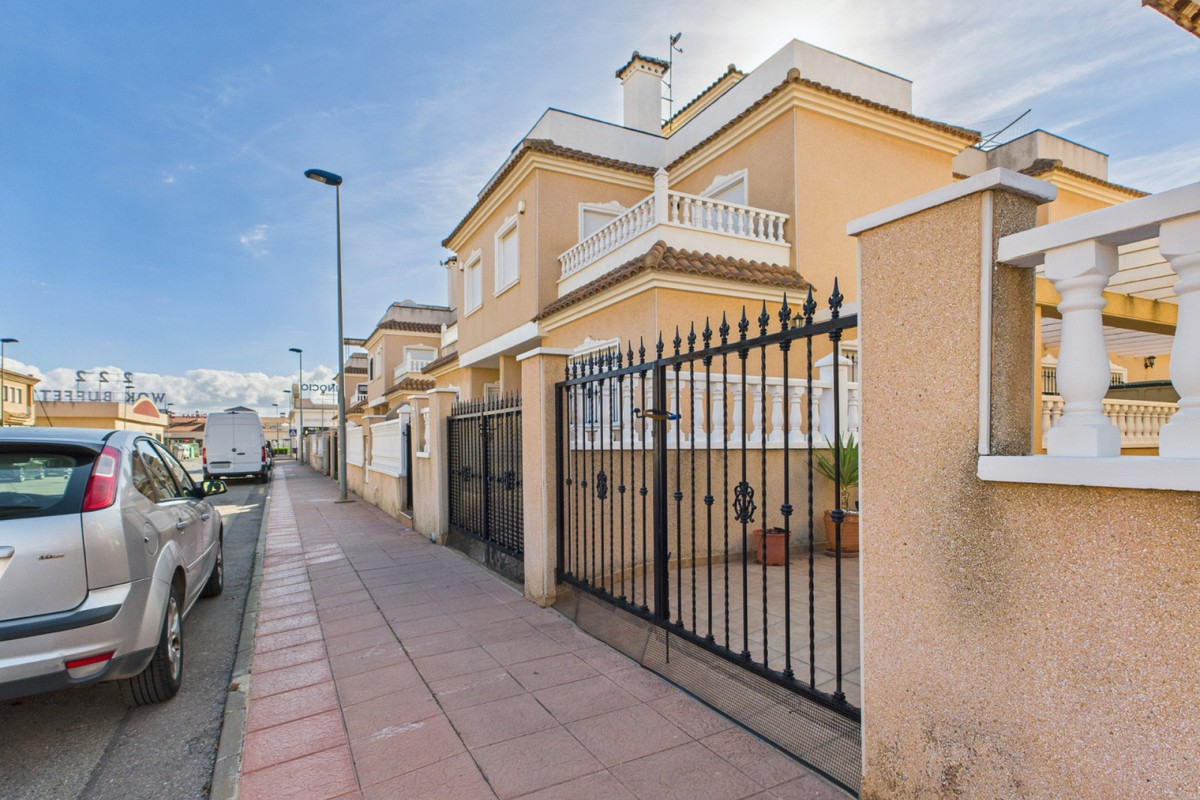 Se vende Adosada de 2 dormitorios en Costa Calida, Murcia, España