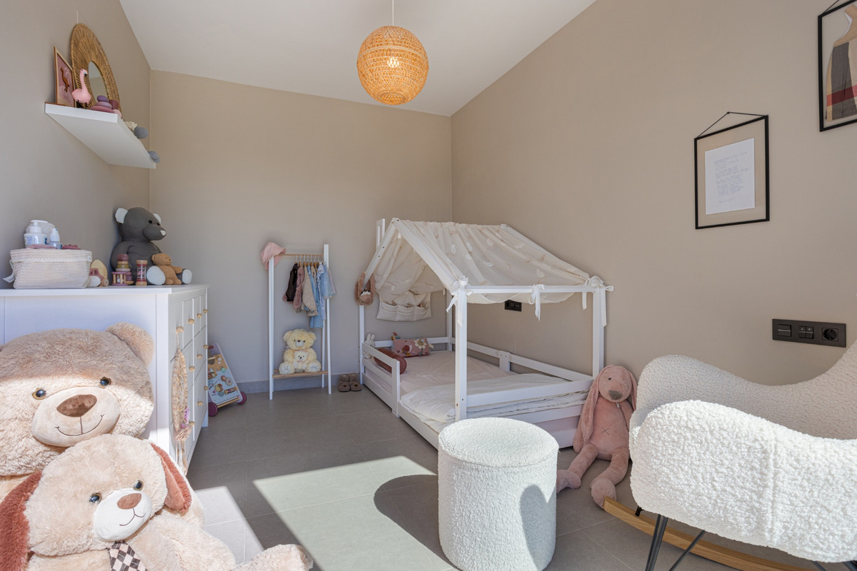 Se vende Villa - Chalet de 4 dormitorios en Costa Blanca, Alicante, España