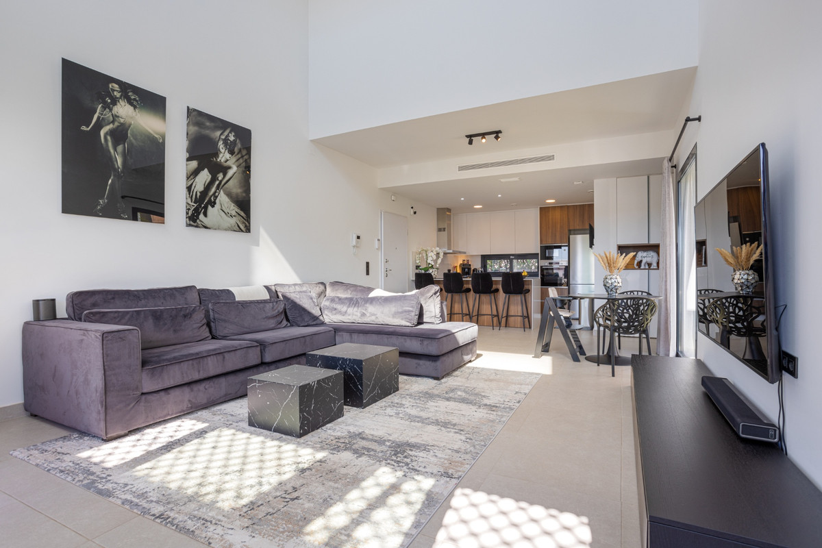 Se vende Villa - Chalet de 4 dormitorios en Costa Blanca, Alicante, España