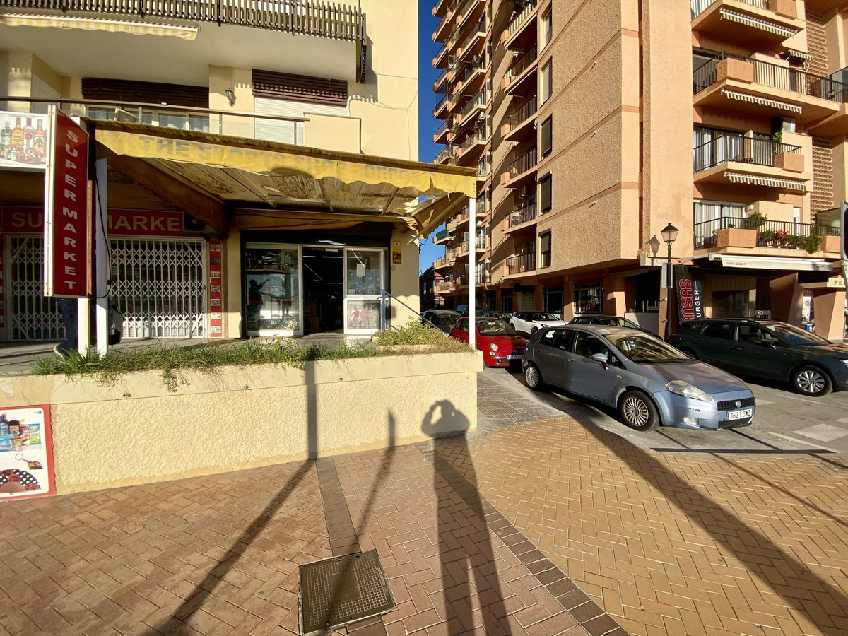 Commercial unit for sale in Fuengirola Costa Del Sol, Málaga, Spain