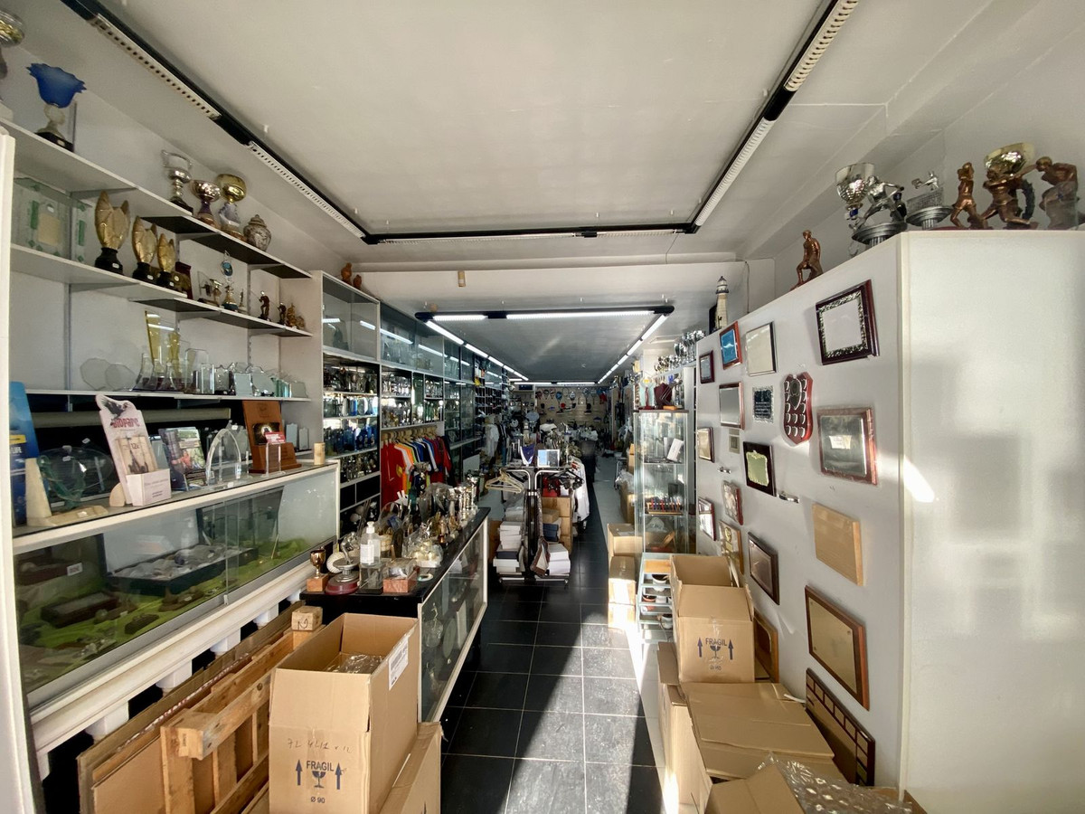 Commercial unit for sale in Fuengirola Costa Del Sol, Málaga, Spain