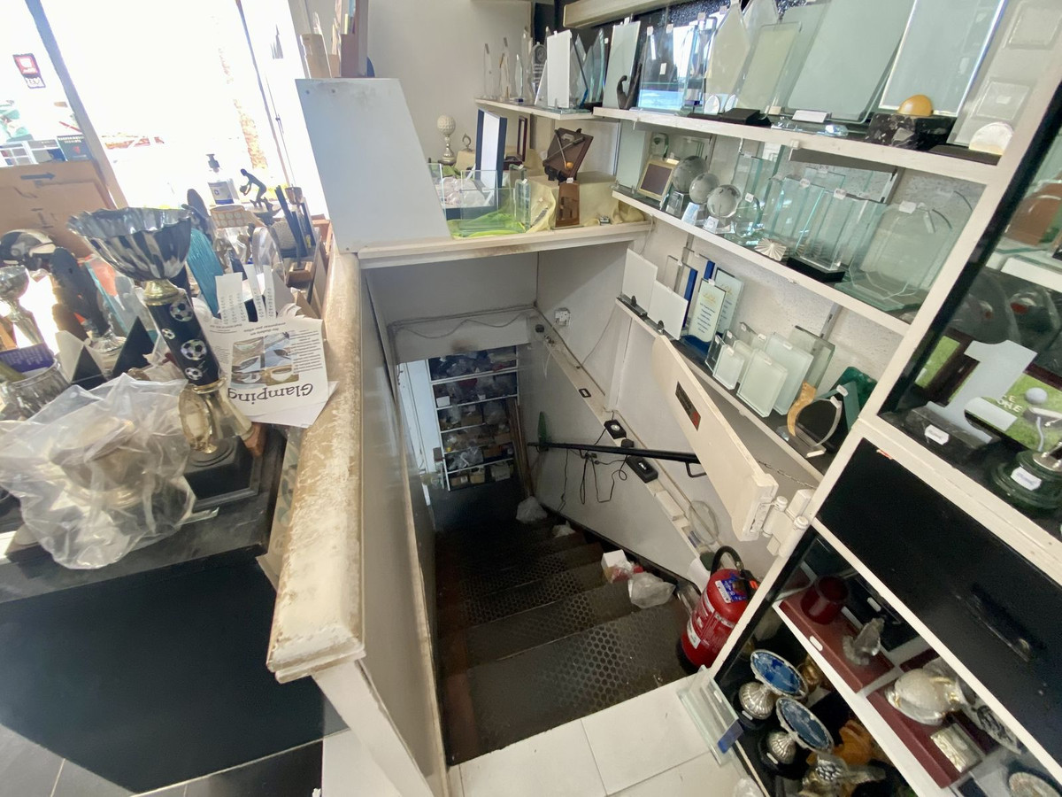 Commercial unit for sale in Fuengirola Costa Del Sol, Málaga, Spain