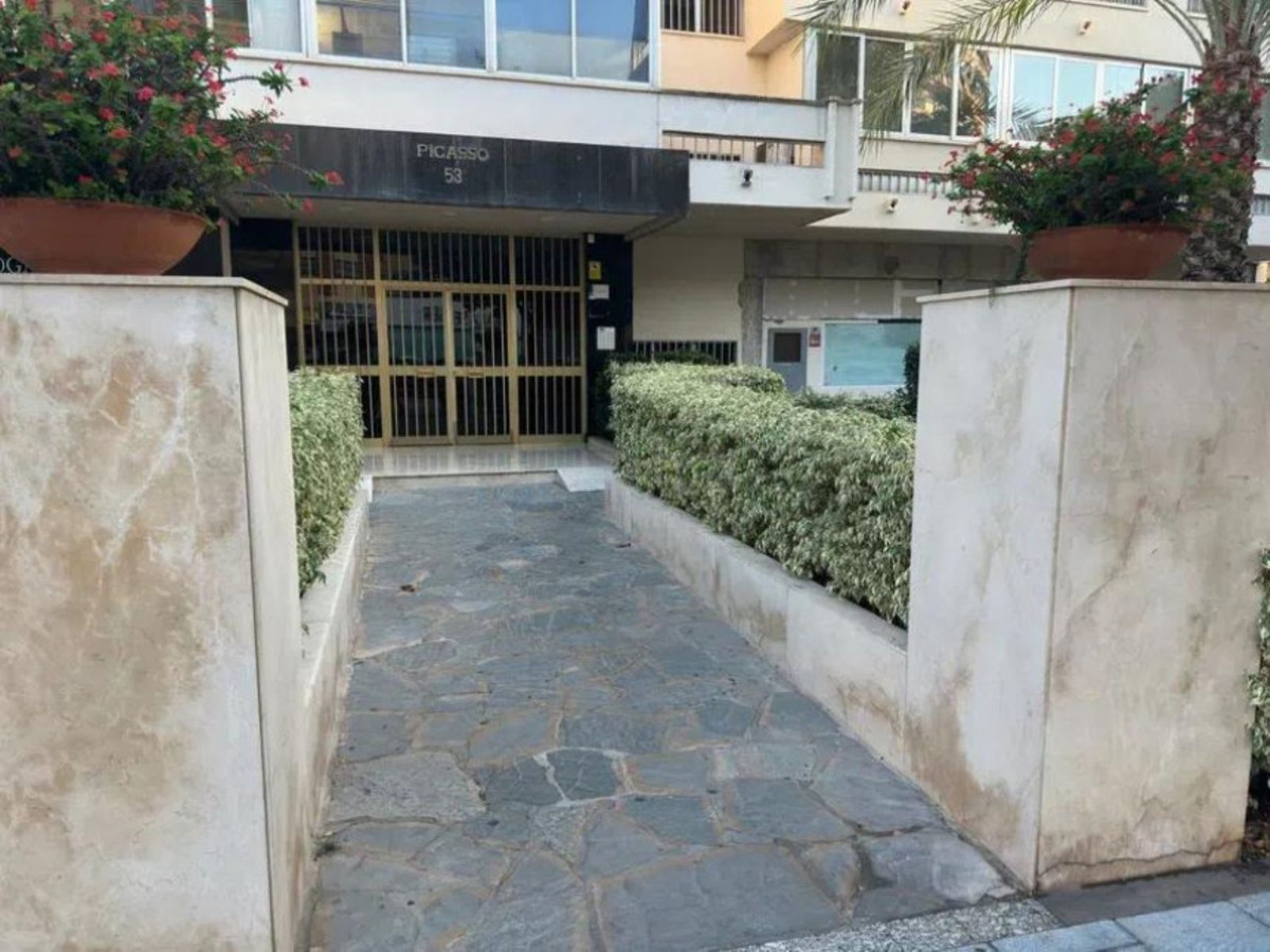 3 Bed Apartment for sale in Marbella Costa Del Sol, Málaga, Spain