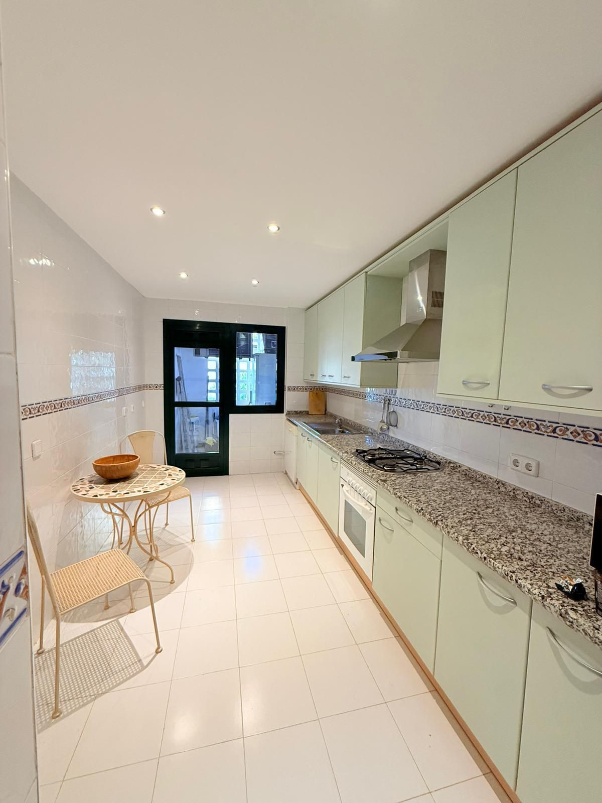 3 Bed Apartment for sale in San Pedro De Alcántara Costa Del Sol, Málaga, Spain
