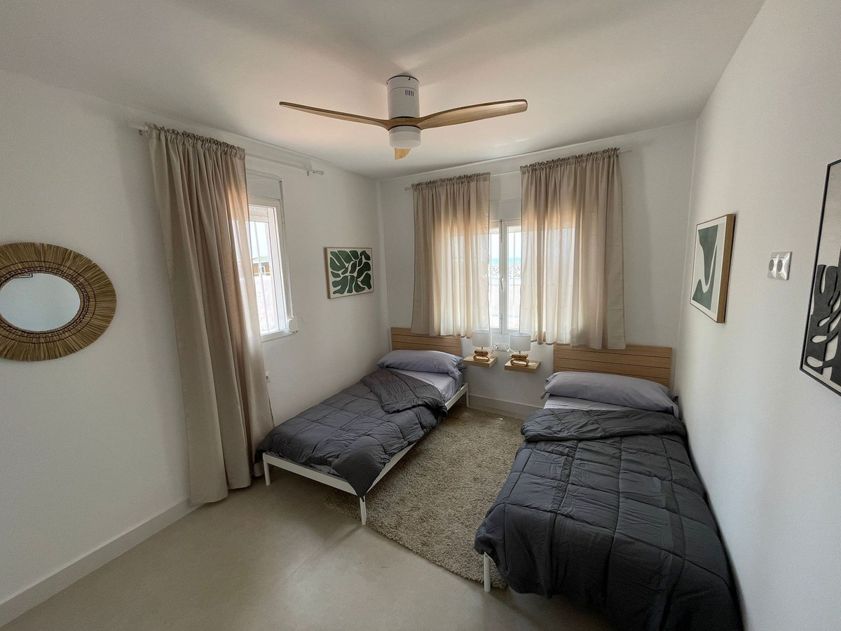 Se vende Villa - Chalet de 20 dormitorios en Costa Del Sol East, Málaga, España