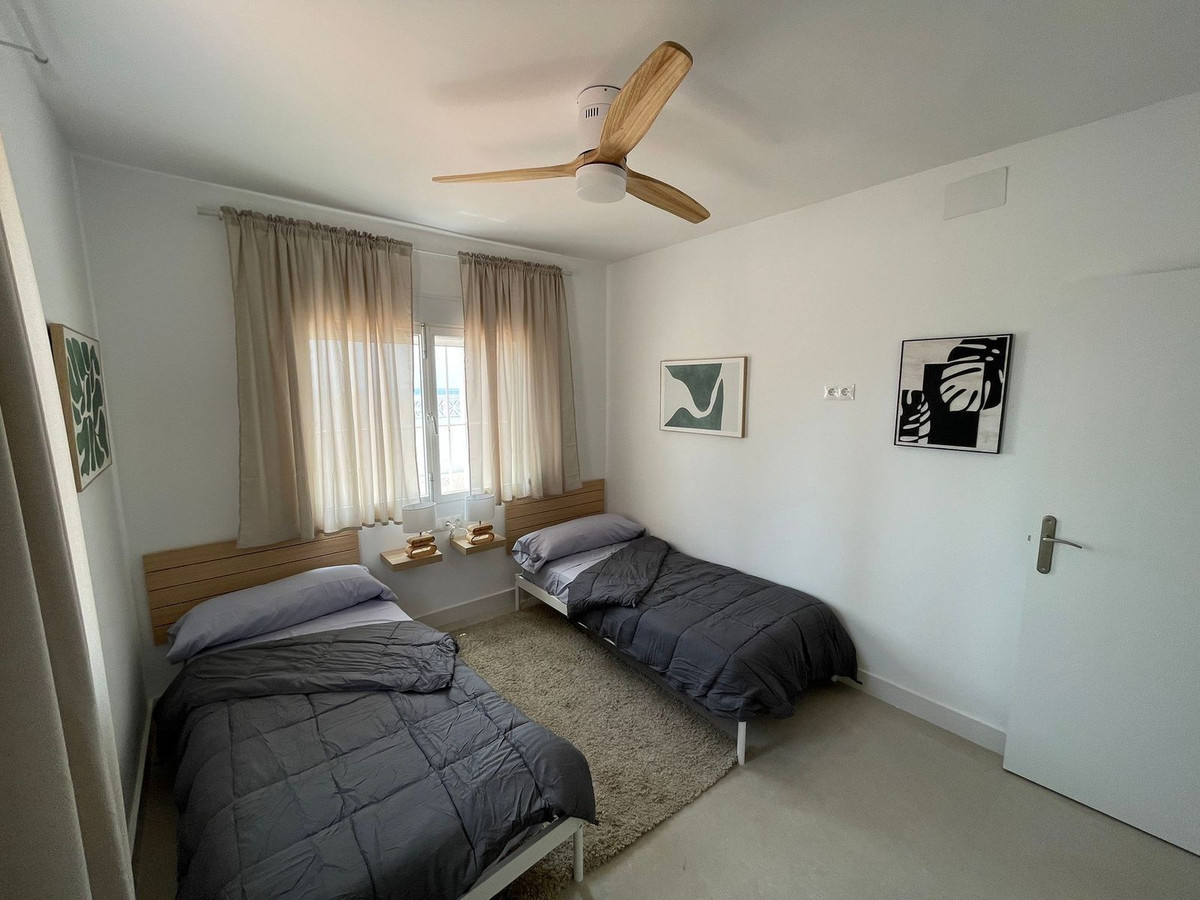 Se vende Villa - Chalet de 20 dormitorios en Costa Del Sol East, Málaga, España