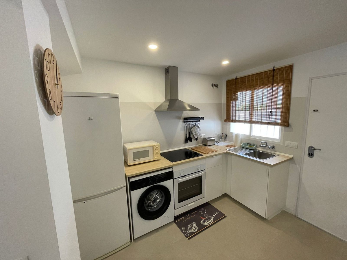 Se vende Villa - Chalet de 20 dormitorios en Costa Del Sol East, Málaga, España