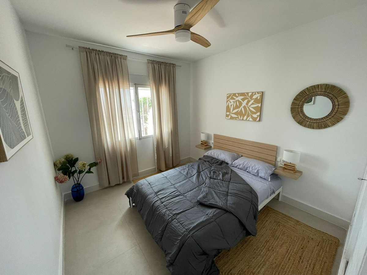 Se vende Villa - Chalet de 20 dormitorios en Costa Del Sol East, Málaga, España
