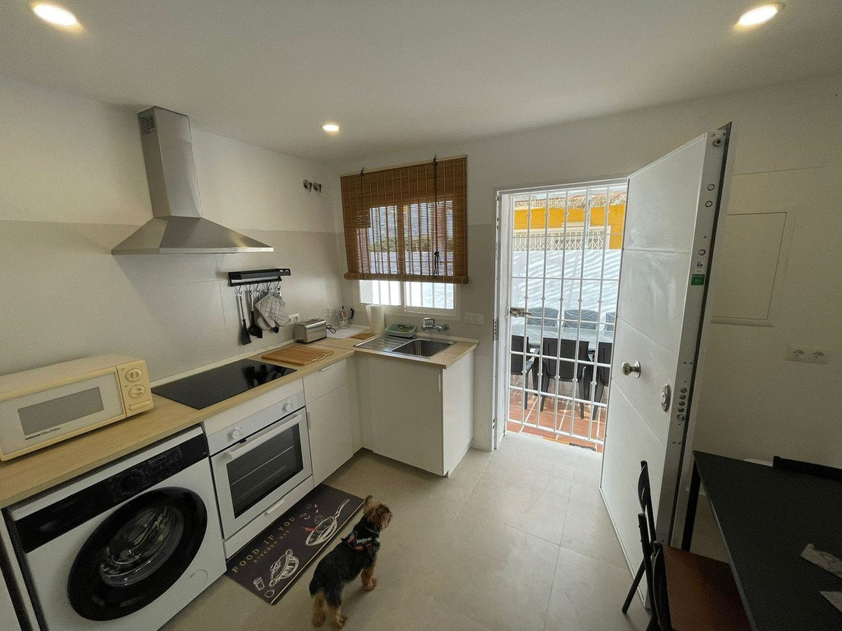 Se vende Villa - Chalet de 20 dormitorios en Costa Del Sol East, Málaga, España