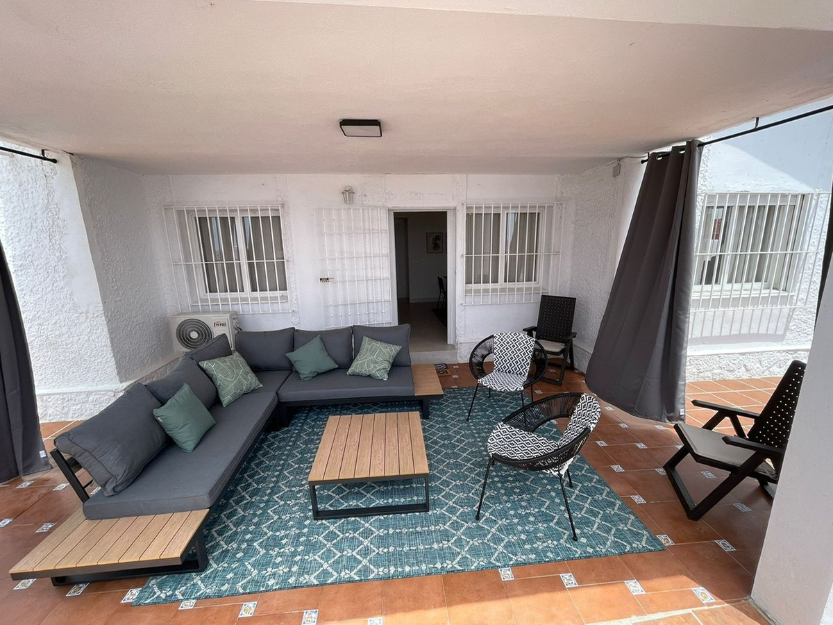 Se vende Villa - Chalet de 20 dormitorios en Costa Del Sol East, Málaga, España