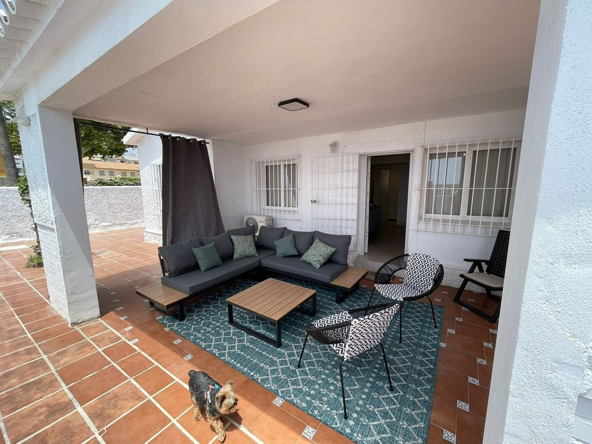 Se vende Villa - Chalet de 20 dormitorios en Costa Del Sol East, Málaga, España