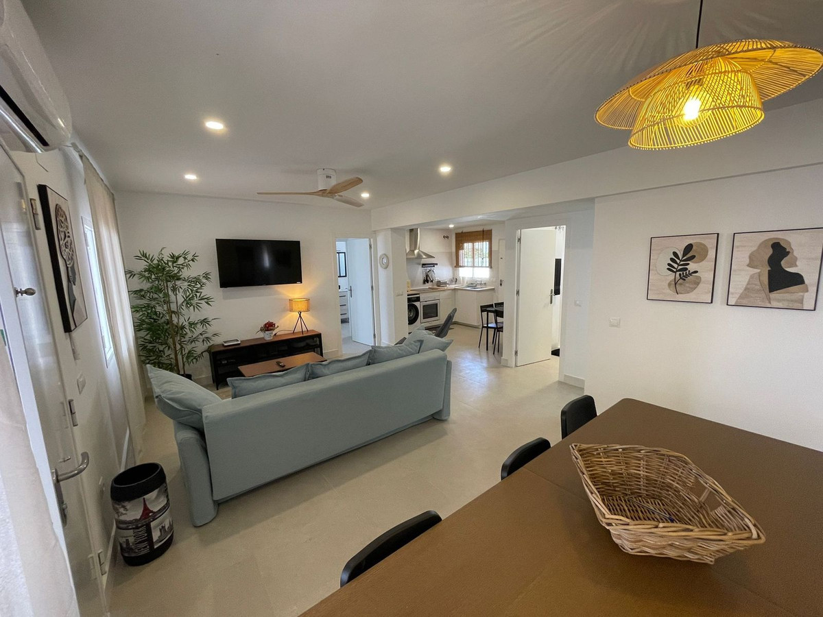 Se vende Villa - Chalet de 20 dormitorios en Costa Del Sol East, Málaga, España