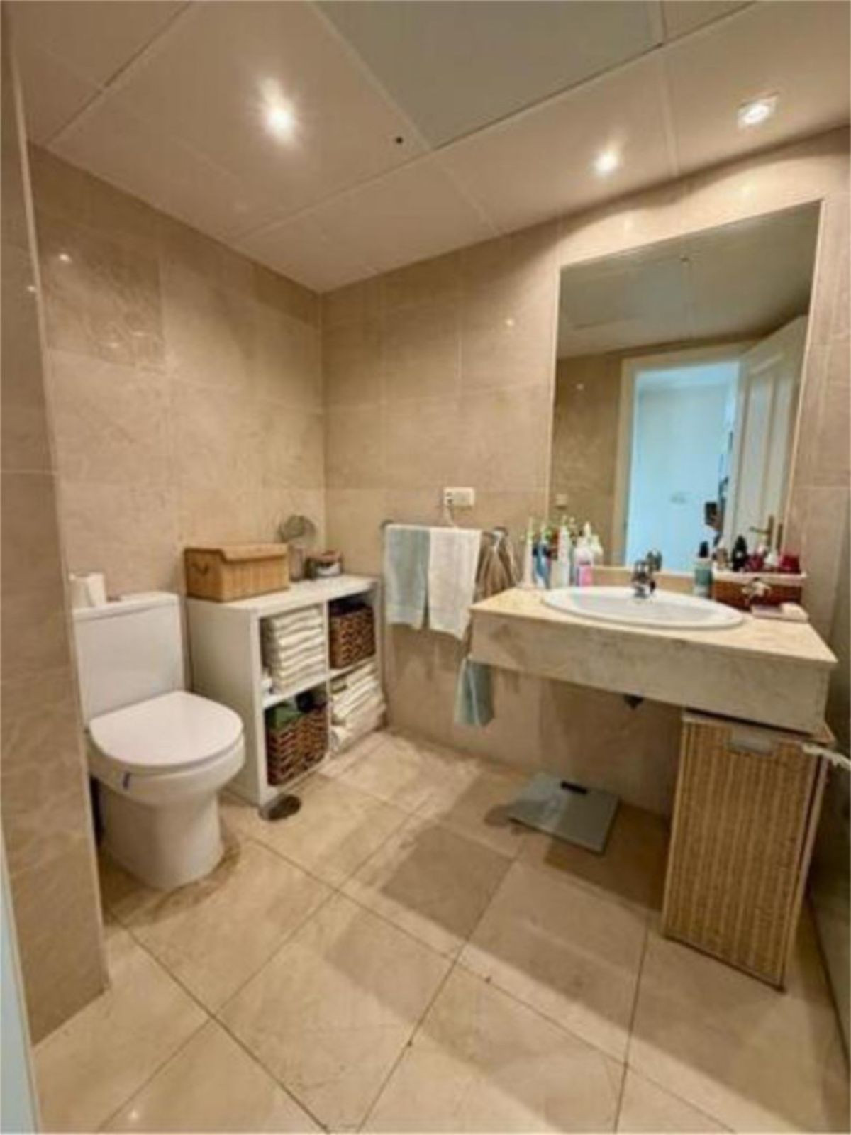 Se vende Apartamento Planta Media de 2 dormitorios en Costa Del Sol, Málaga, España