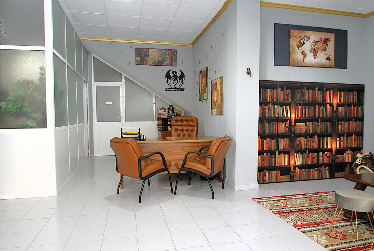 3 Bed Commercial unit for sale in Torrevieja Costa Blanca, Alicante, Spain