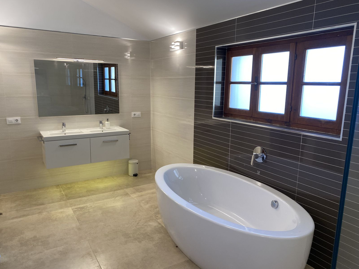 4 Bed Townhouse for sale in Mijas Costa Del Sol, Málaga, Spain