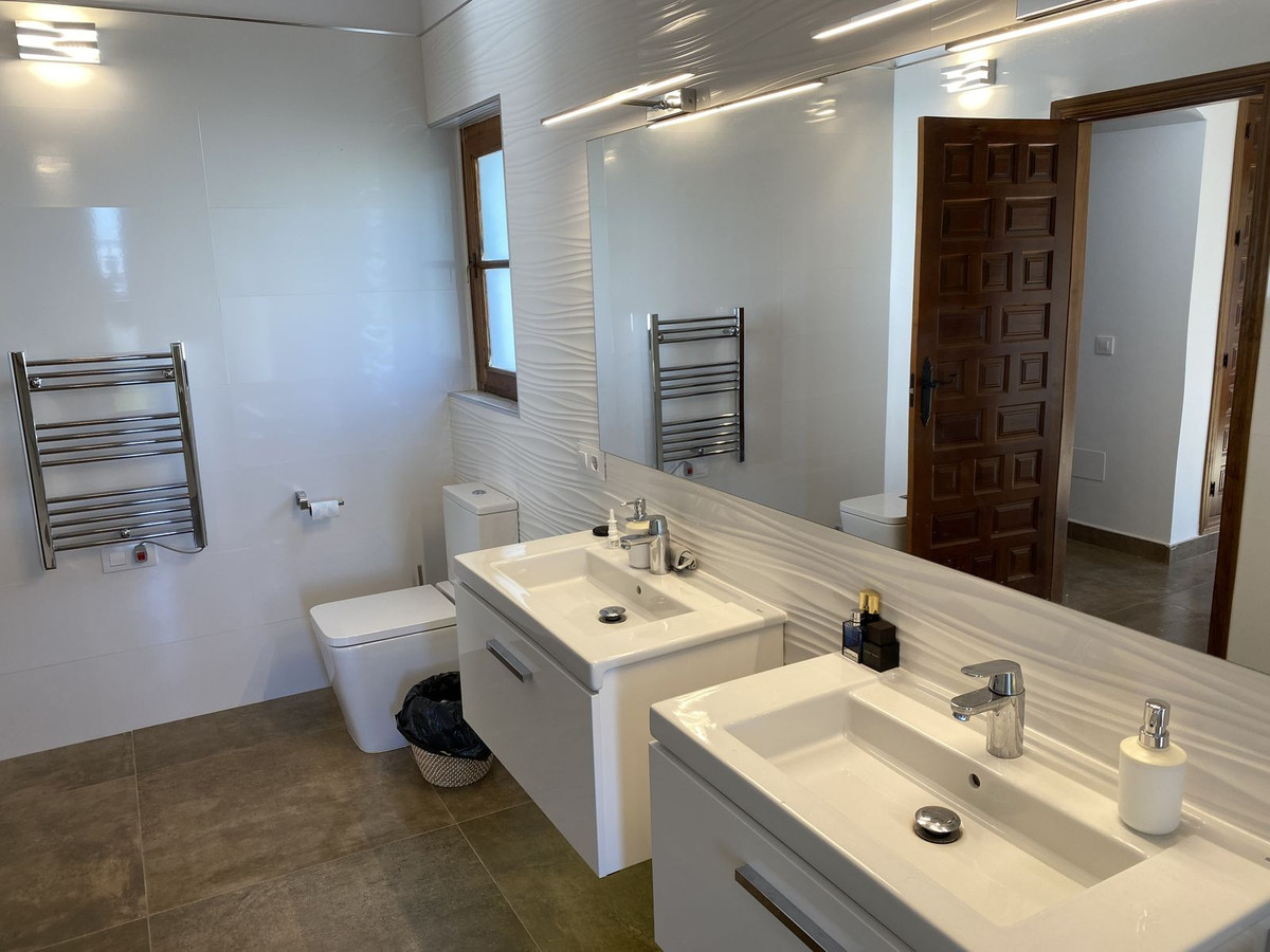 4 Bed Townhouse for sale in Mijas Costa Del Sol, Málaga, Spain