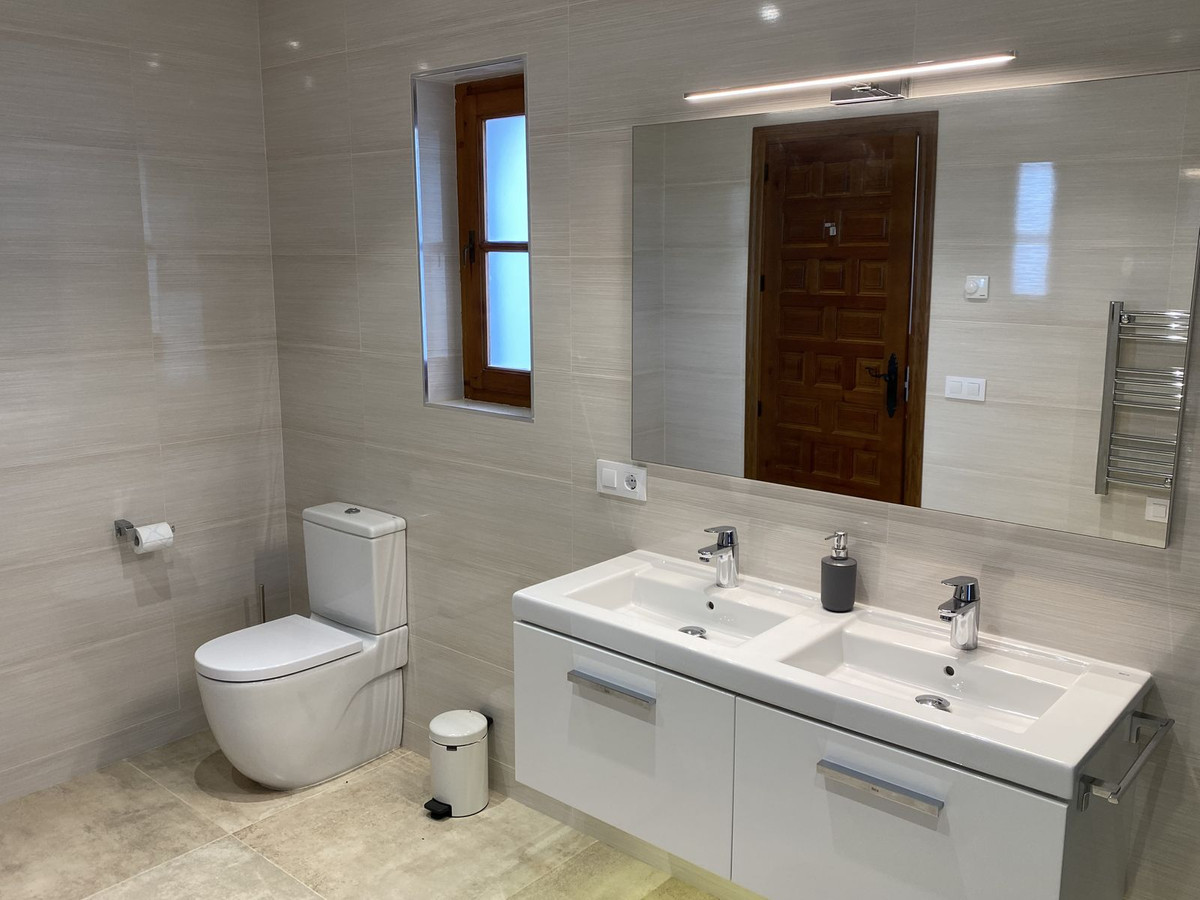 4 Bed Townhouse for sale in Mijas Costa Del Sol, Málaga, Spain