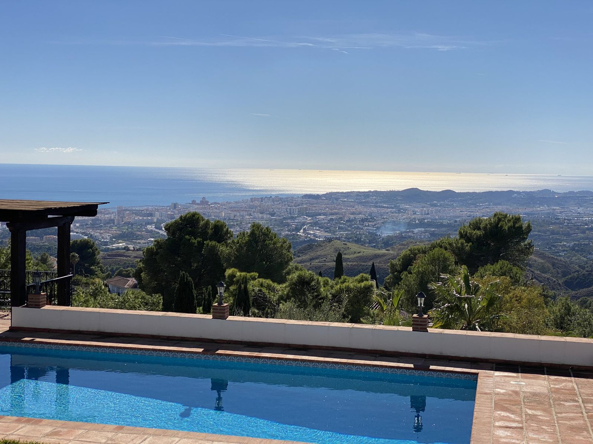 4 Bed Townhouse for sale in Mijas Costa Del Sol, Málaga, Spain