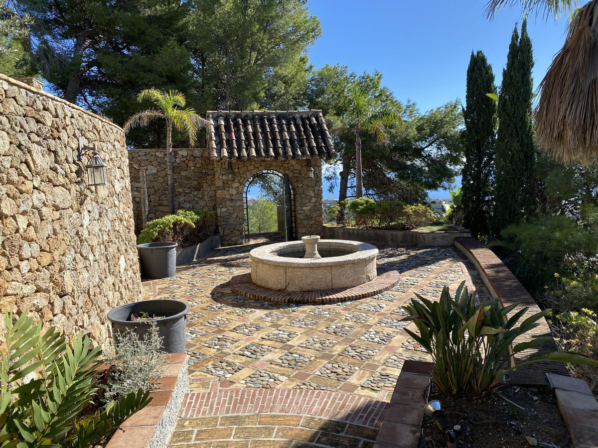 4 Bed Townhouse for sale in Mijas Costa Del Sol, Málaga, Spain