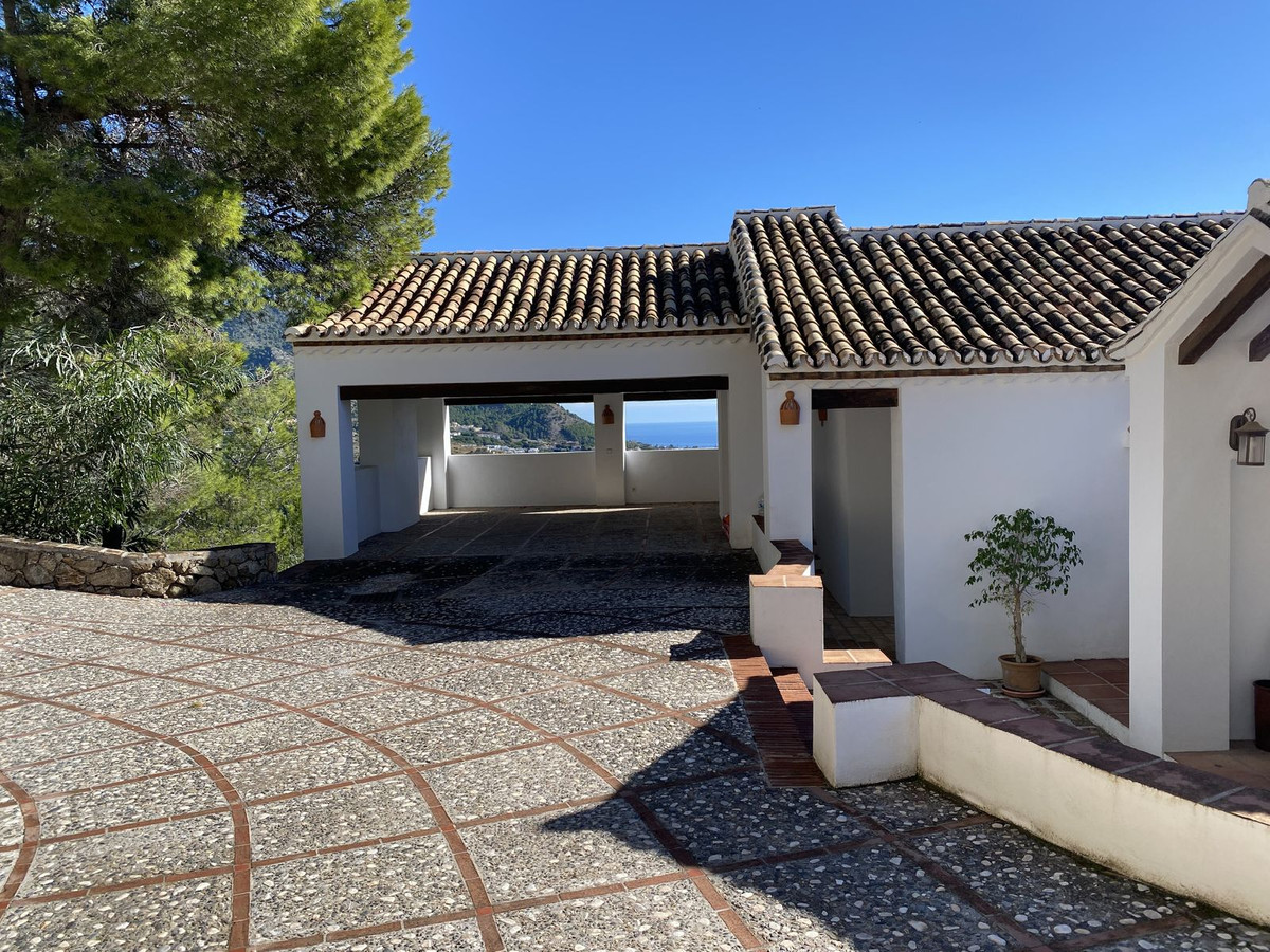 4 Bed Townhouse for sale in Mijas Costa Del Sol, Málaga, Spain