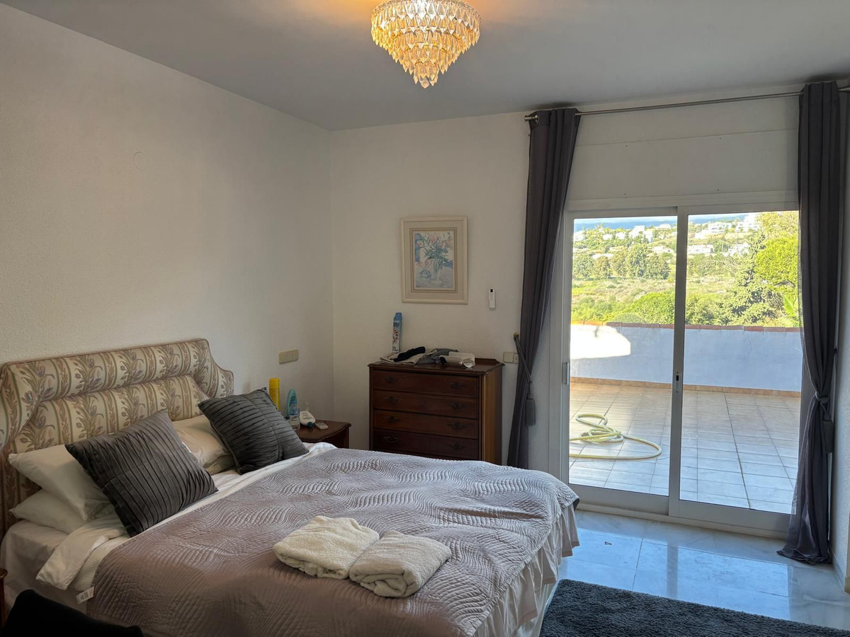 4 Bed Townhouse for sale in El Paraiso Costa Del Sol, Málaga, Spain