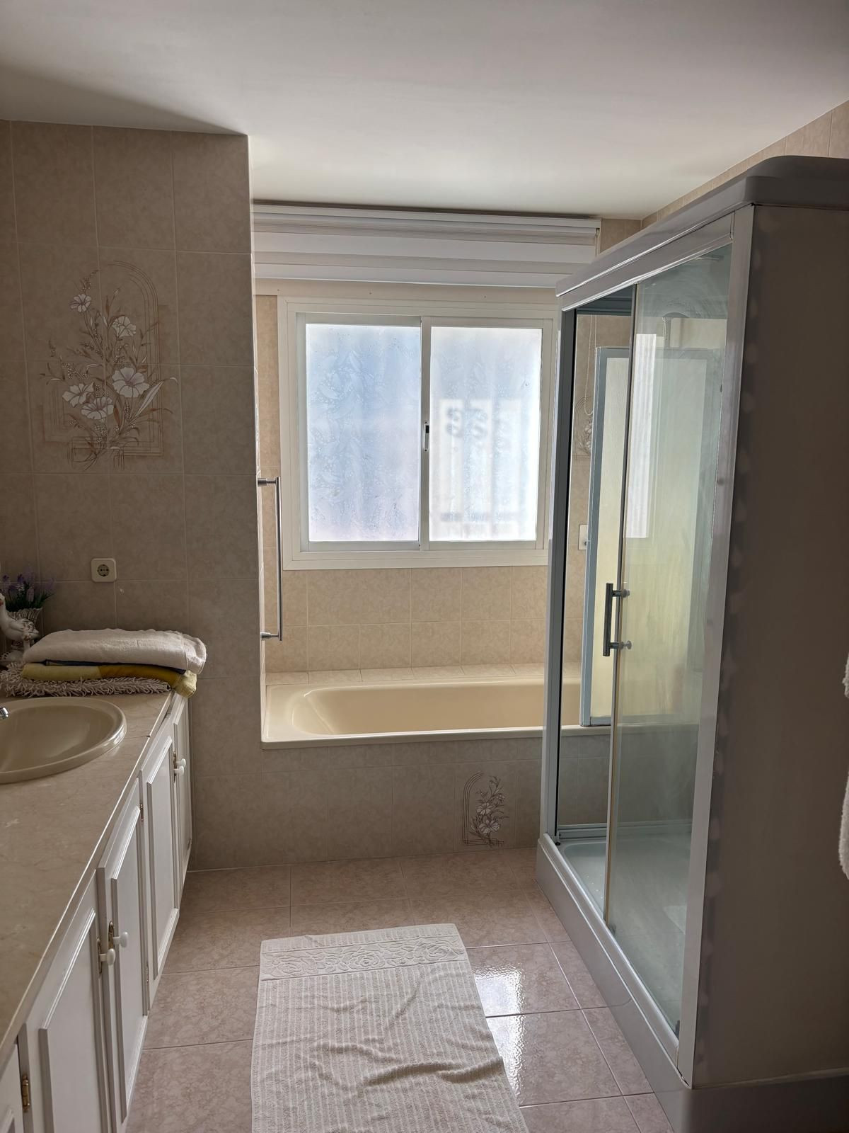 4 Bed Townhouse for sale in El Paraiso Costa Del Sol, Málaga, Spain