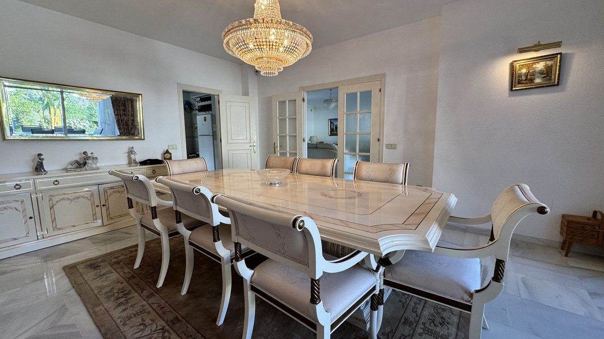 4 Bed Townhouse for sale in El Paraiso Costa Del Sol, Málaga, Spain