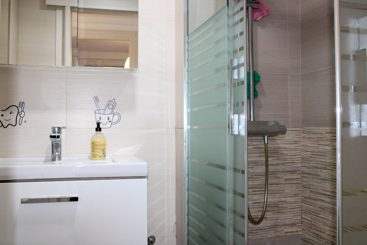 Se vende Apartamento Planta Media de 3 dormitorios en Málaga Ciudad, Málaga, España