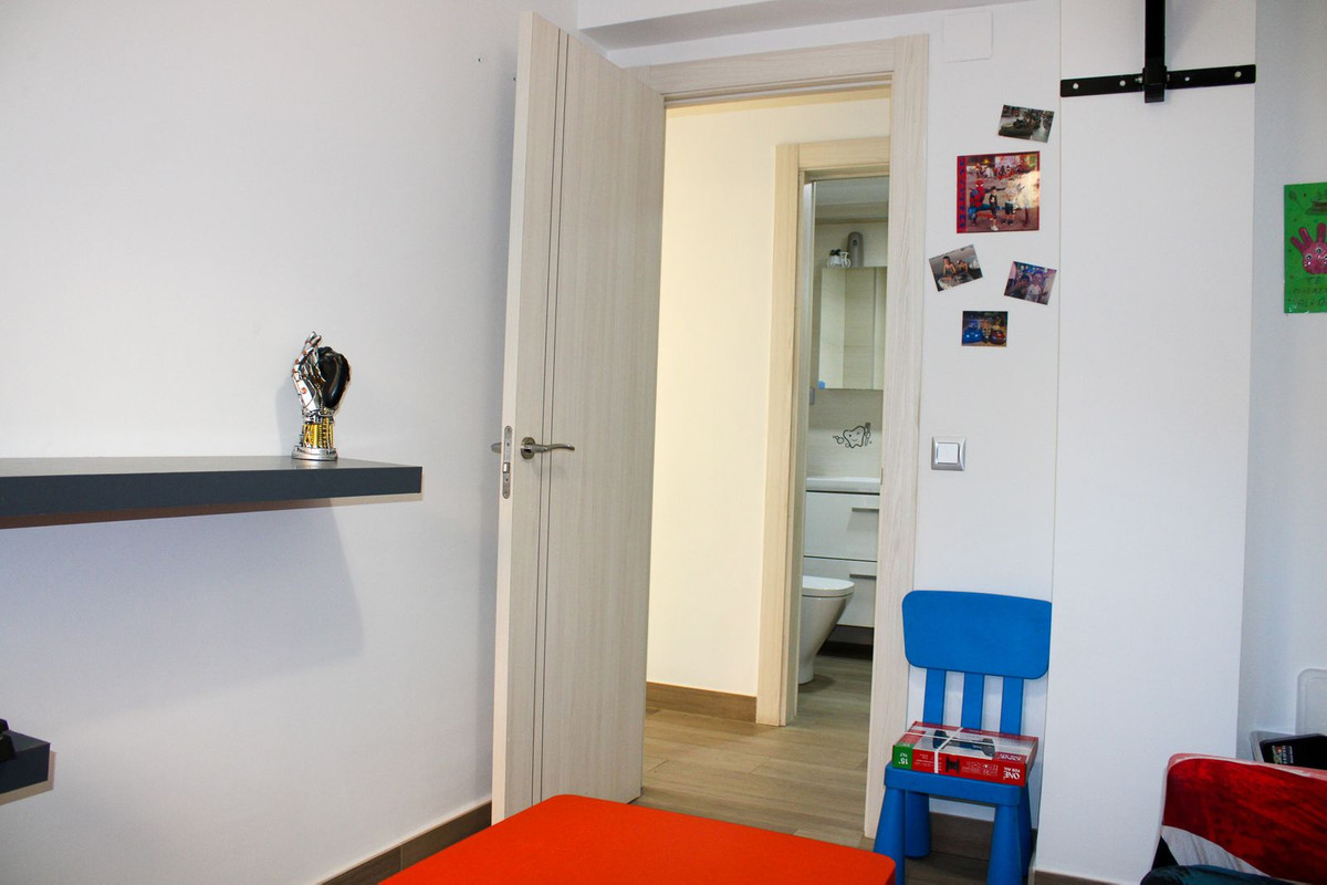 Se vende Apartamento Planta Media de 3 dormitorios en Málaga Ciudad, Málaga, España