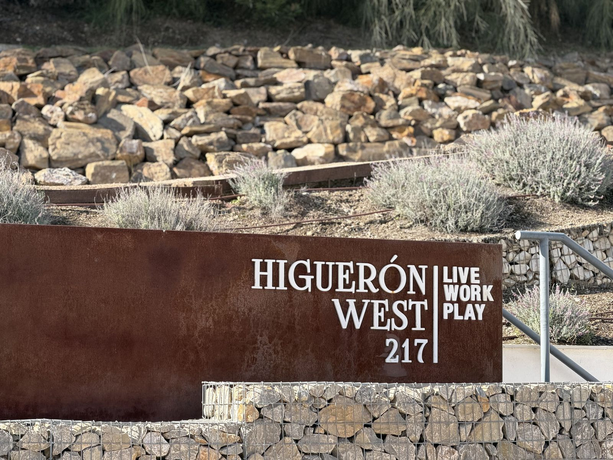 2 Bed Apartment for sale in Higueron Costa Del Sol, Málaga, Spain