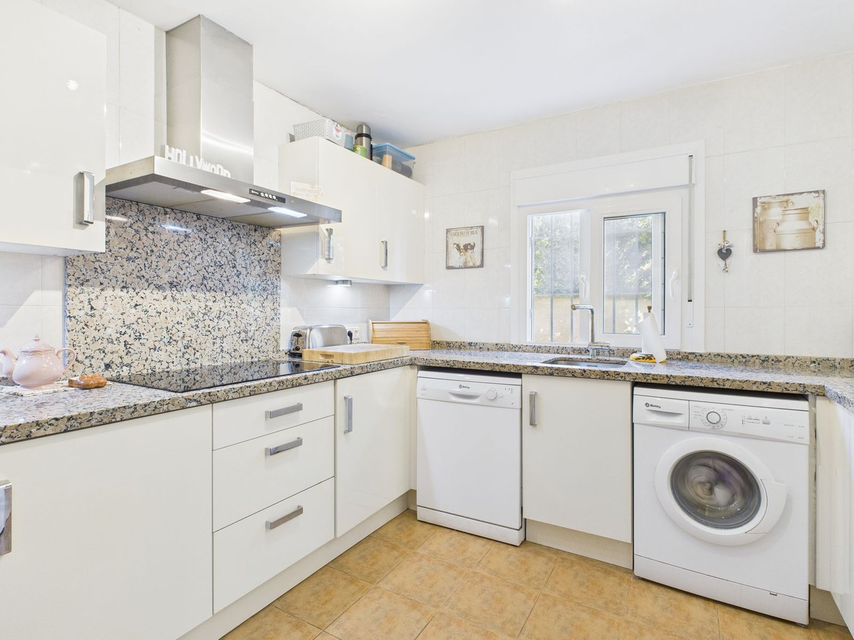 4 Bed Townhouse for sale in Estepona Costa Del Sol, Málaga, Spain