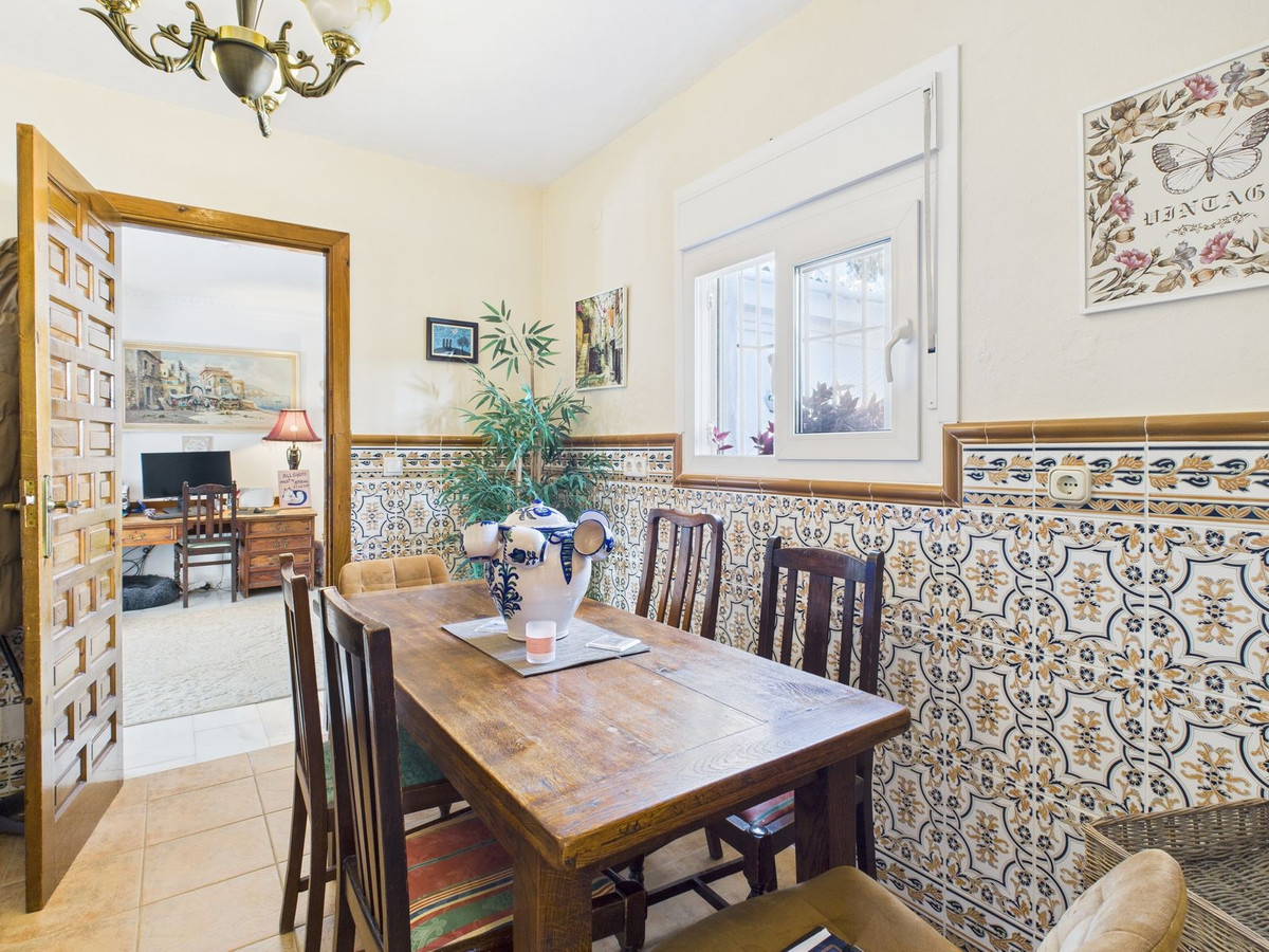 4 Bed Townhouse for sale in Estepona Costa Del Sol, Málaga, Spain