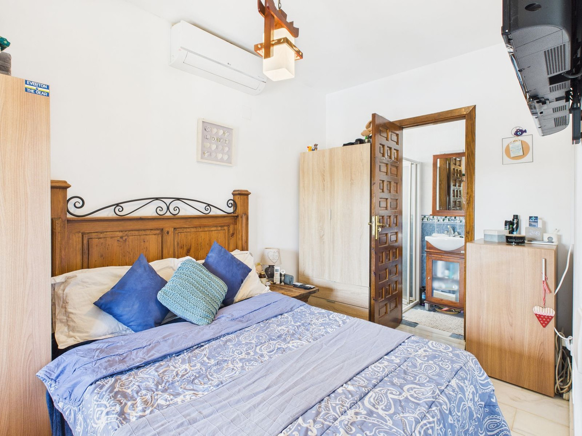 4 Bed Townhouse for sale in Estepona Costa Del Sol, Málaga, Spain
