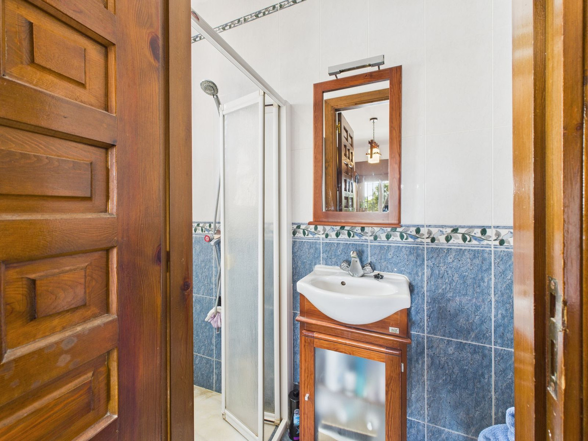 4 Bed Townhouse for sale in Estepona Costa Del Sol, Málaga, Spain