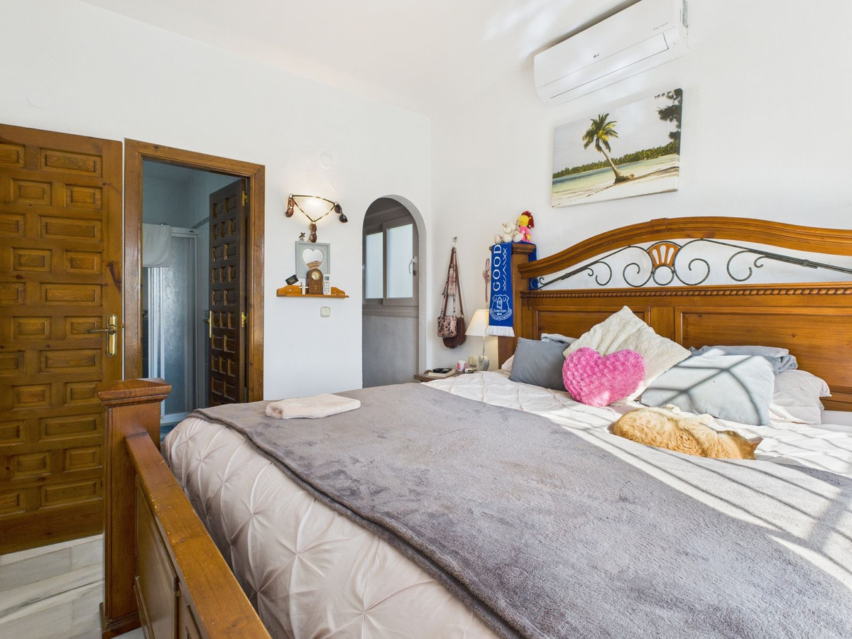 4 Bed Townhouse for sale in Estepona Costa Del Sol, Málaga, Spain
