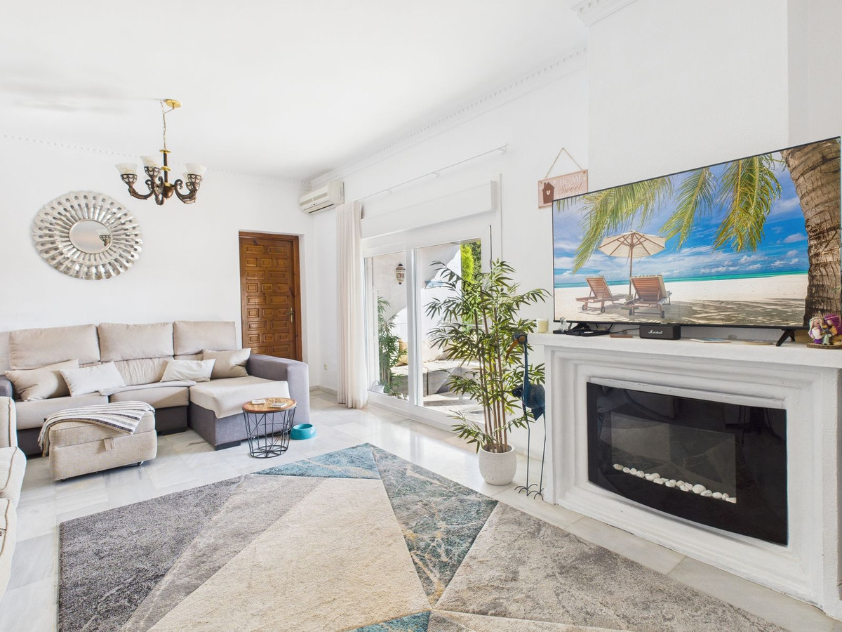 4 Bed Townhouse for sale in Estepona Costa Del Sol, Málaga, Spain