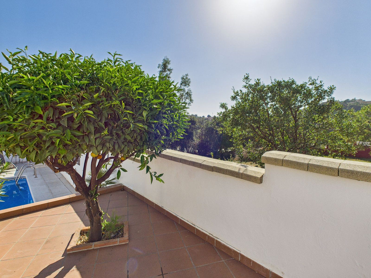 4 Bed Townhouse for sale in Estepona Costa Del Sol, Málaga, Spain