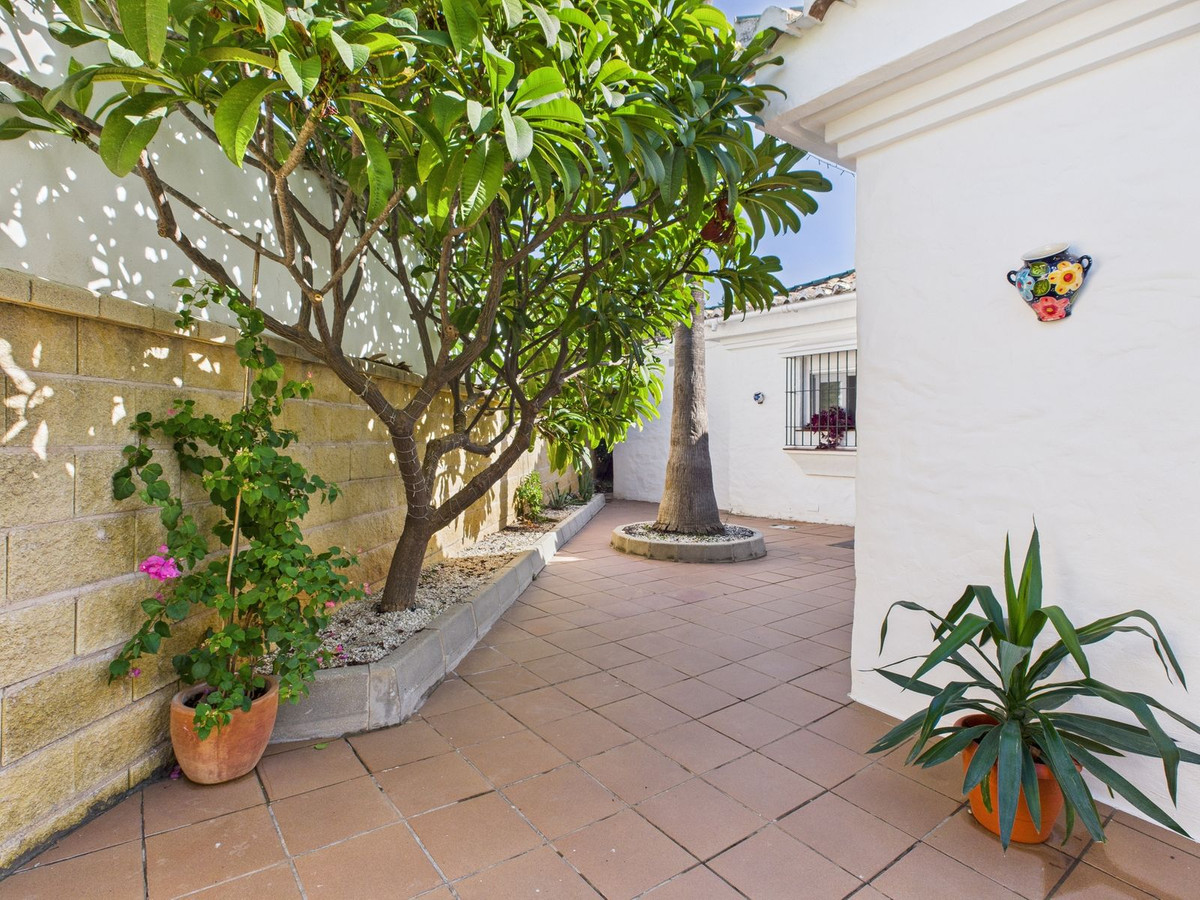 4 Bed Townhouse for sale in Estepona Costa Del Sol, Málaga, Spain